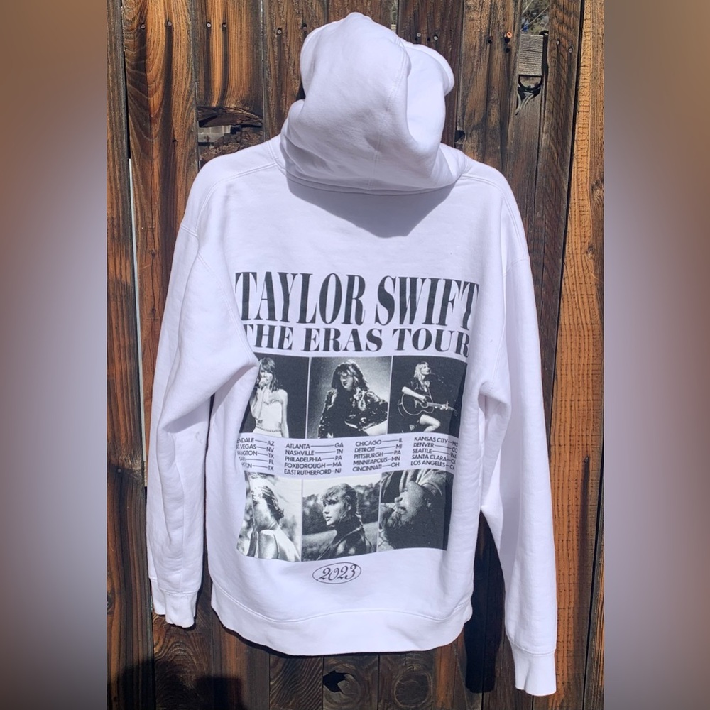 TAYLOR SWIFT - THE ERAS TOUR COLLAGE WHITE HOODIE